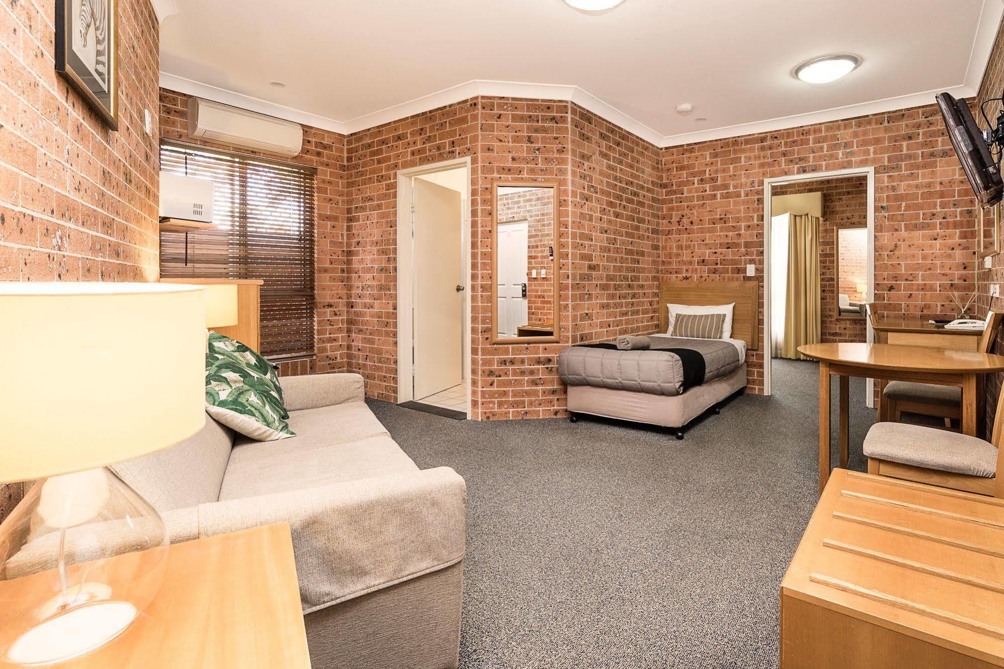 Akuna Motor Inn And Apartments Dubbo Dış mekan fotoğraf