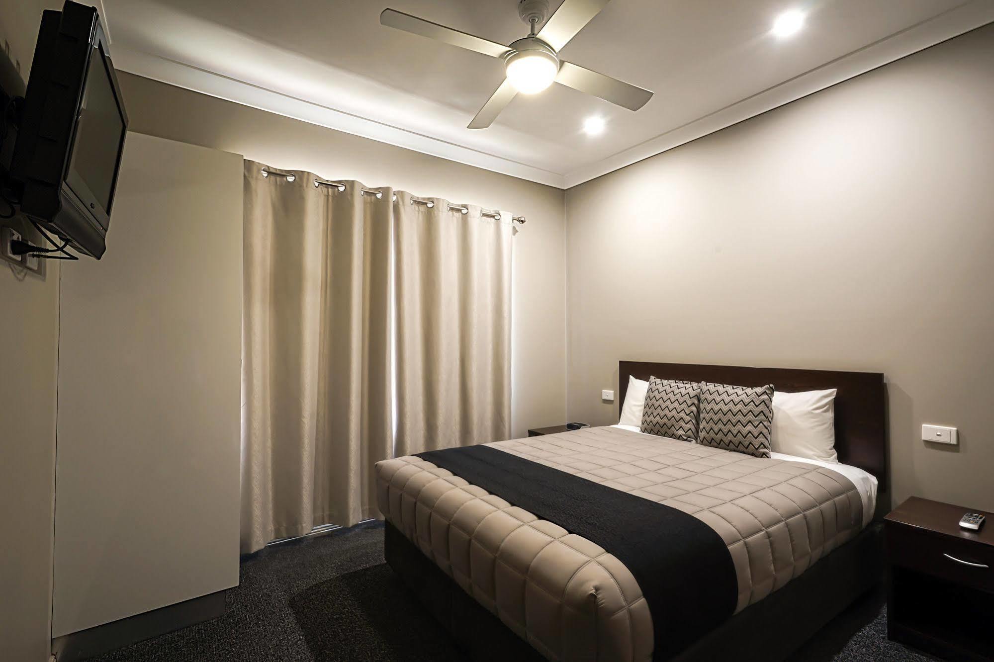 Akuna Motor Inn And Apartments Dubbo Dış mekan fotoğraf
