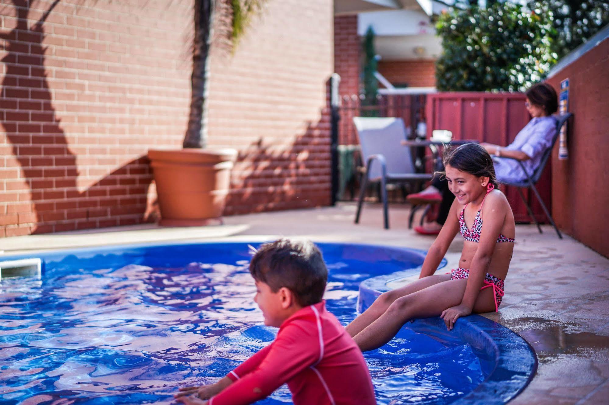 Akuna Motor Inn And Apartments Dubbo Dış mekan fotoğraf